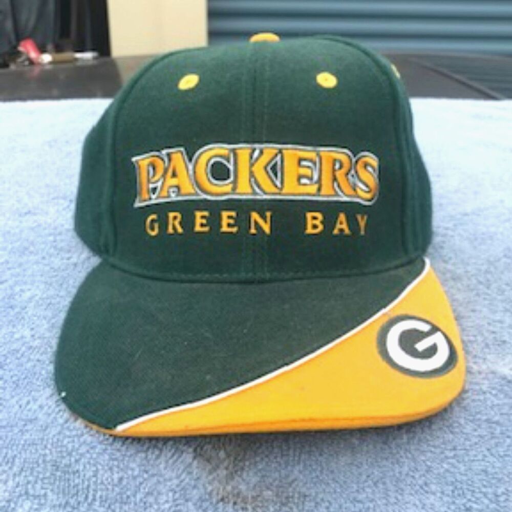 Raised Letters Adjustable Cap . Green Bay Packers . New w/o Tags